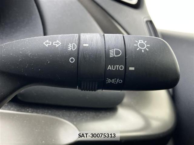 Toyota AQUA 2022-05 8752782-14