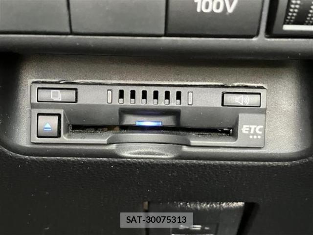 Toyota AQUA 2022-05 8752782-16
