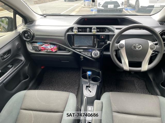 Toyota AQUA 2016-09 8752996-14