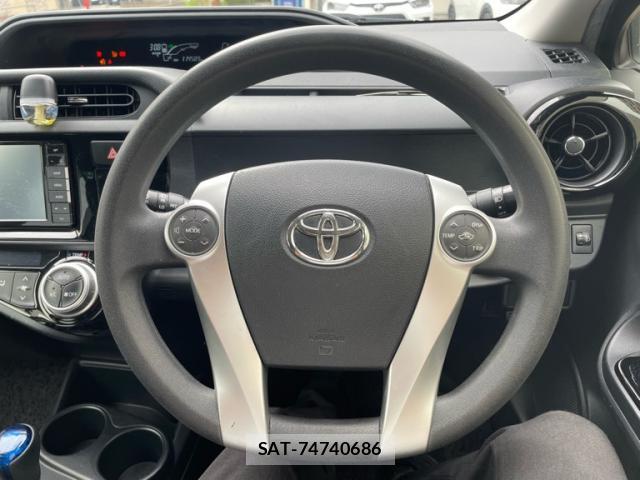 Toyota AQUA 2016-09 8752996-15