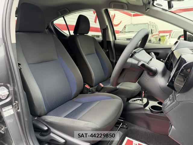 Toyota AQUA 2017-12 8753382-6
