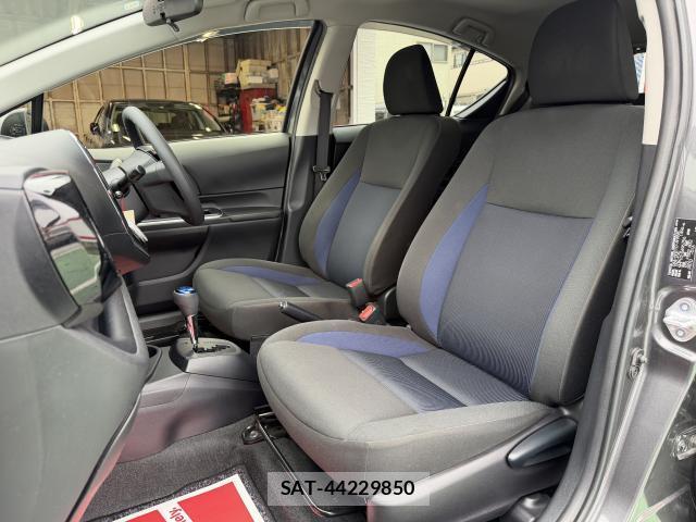 Toyota AQUA 2017-12 8753382-7