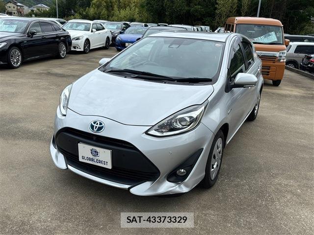 Toyota AQUA 2019-11 8753391-10