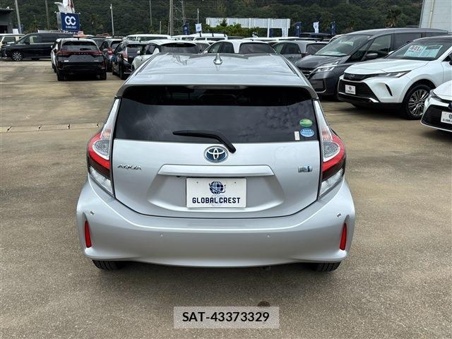 Toyota AQUA 2019-11 8753391-13