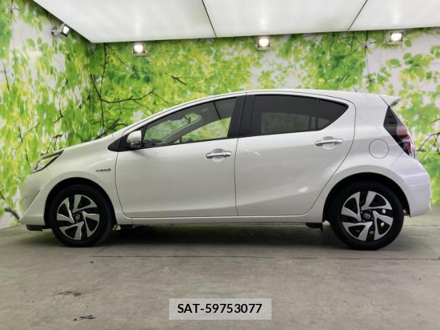 Toyota AQUA 2020-03 8753532-1