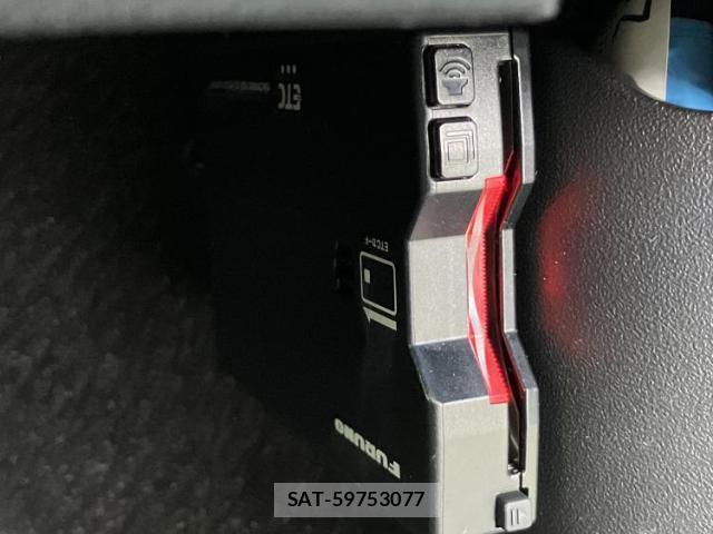 Toyota AQUA 2020-03 8753532-17