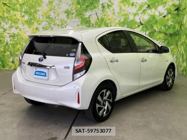 Toyota AQUA 2020-03 8753532-2