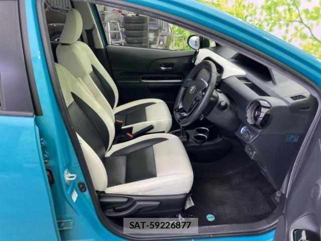 Toyota AQUA 2017-08 8753533-4
