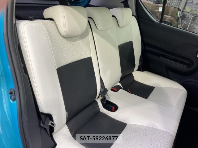 Toyota AQUA 2017-08 8753533-5