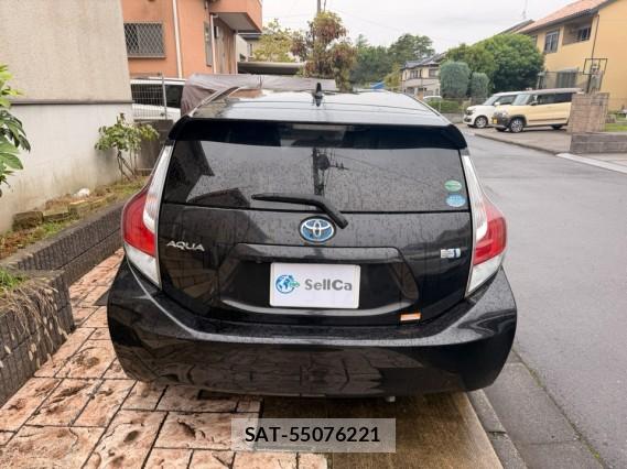 Toyota AQUA 2015-03 8753554-1