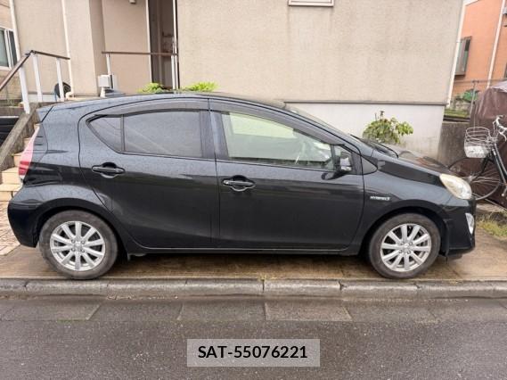 Toyota AQUA 2015-03 8753554-10