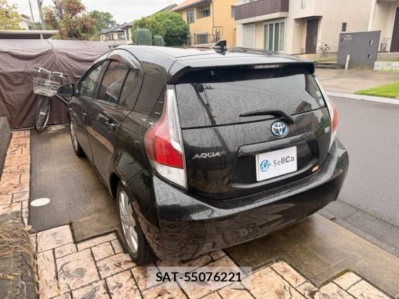 Toyota AQUA 2015-03 8753554-12