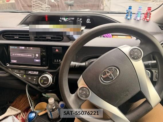 Toyota AQUA 2015-03 8753554-16