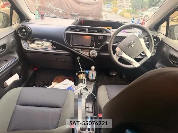 Toyota AQUA 2015-03 8753554-2