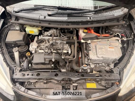 Toyota AQUA 2015-03 8753554-7