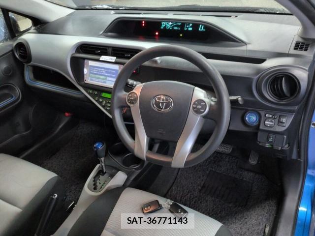 Toyota AQUA 2013-09 8754108-2