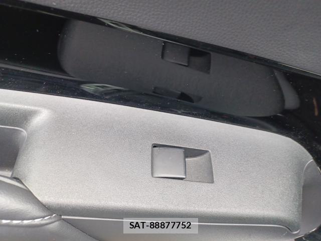 Toyota AQUA 2021-08 8754327-12