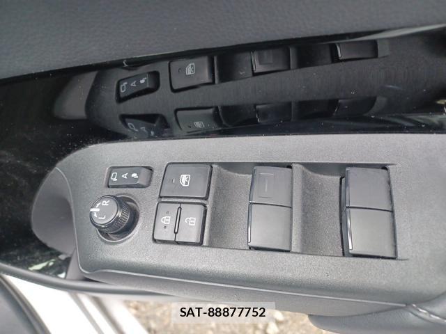 Toyota AQUA 2021-08 8754327-13