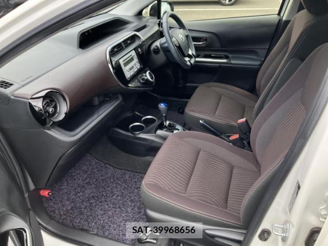 Toyota AQUA 2017-07 8754378-5