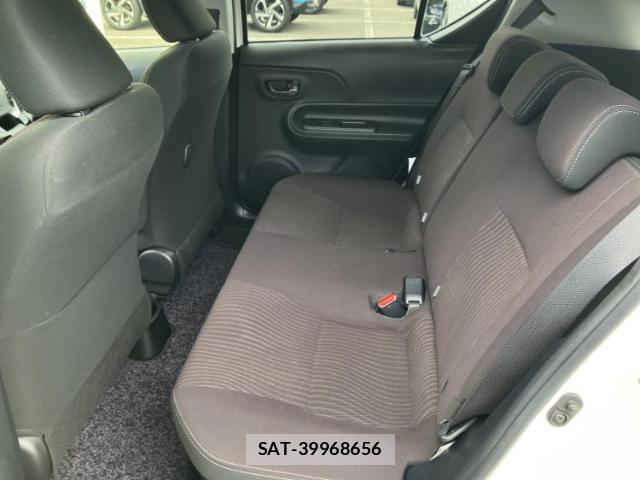 Toyota AQUA 2017-07 8754378-6