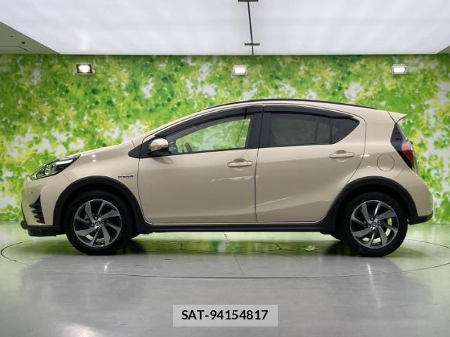 Toyota AQUA 2018-06 8754397-1