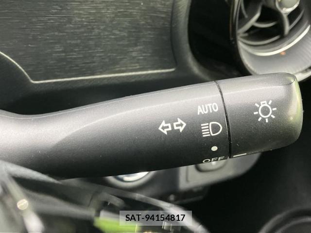 Toyota AQUA 2018-06 8754397-16