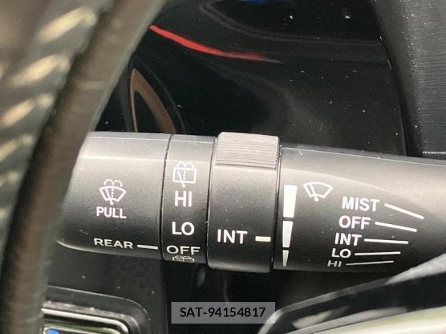 Toyota AQUA 2018-06 8754397-17