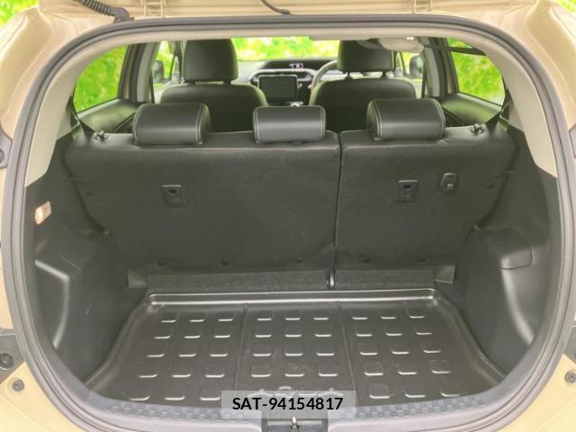 Toyota AQUA 2018-06 8754397-7