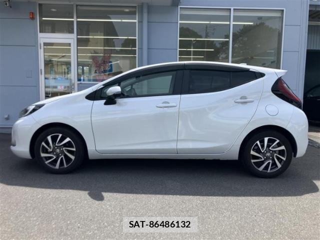 Toyota AQUA 2022-03 8754461-1