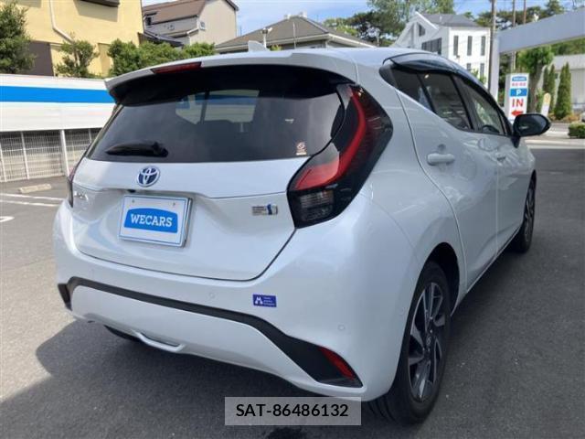 Toyota AQUA 2022-03 8754461-2