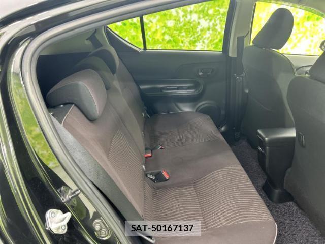 Toyota AQUA 2017-06 8754462-4