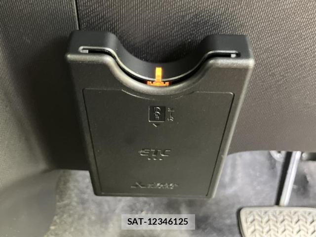 Toyota AQUA 2015-07 8754601-17