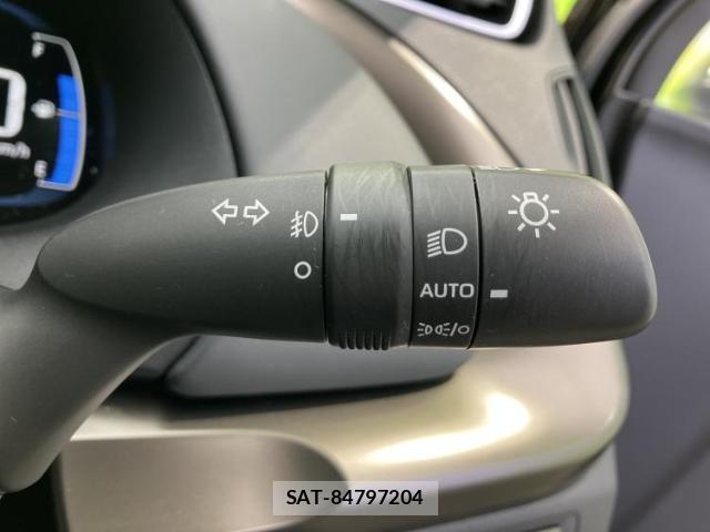 Toyota AQUA 2023-06 8754695-15