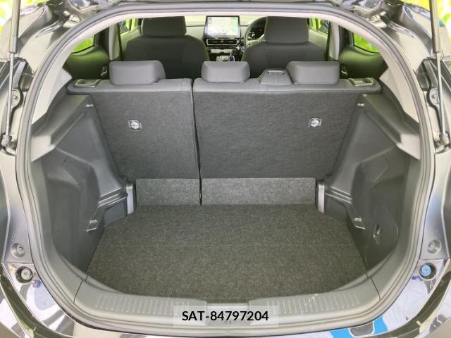 Toyota AQUA 2023-06 8754695-7