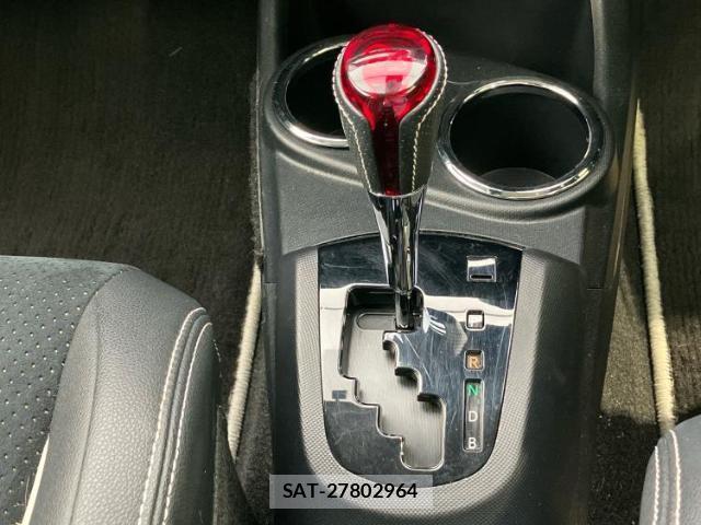Toyota AQUA 2016-04 8754712-17
