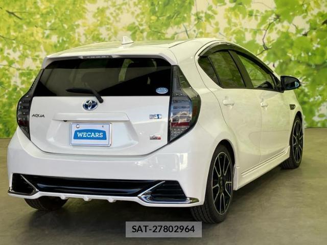 Toyota AQUA 2016-04 8754712-2