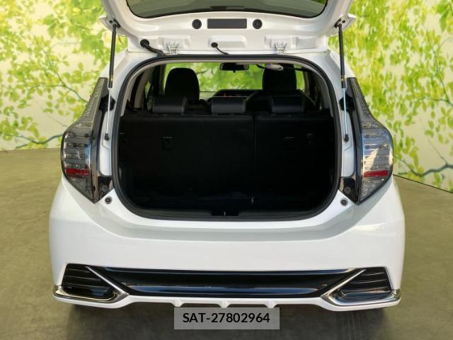 Toyota AQUA 2016-04 8754712-7