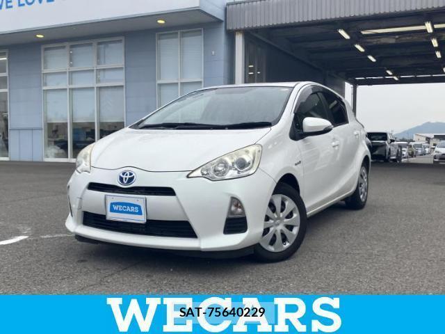Toyota AQUA 2014-03 8754728-0