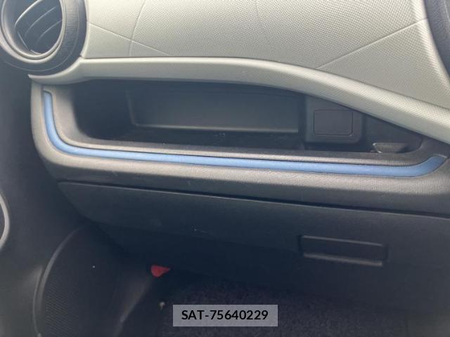 Toyota AQUA 2014-03 8754728-10