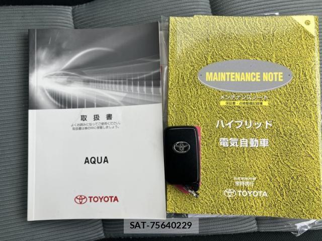 Toyota AQUA 2014-03 8754728-12