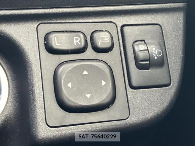 Toyota AQUA 2014-03 8754728-8