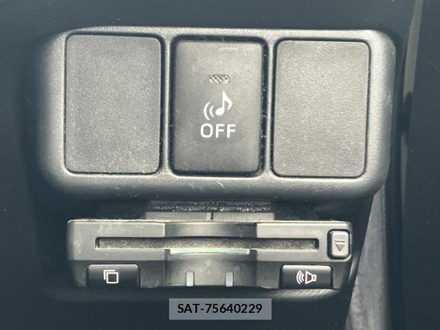 Toyota AQUA 2014-03 8754728-9