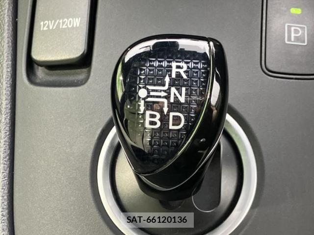 Toyota AURIS 2016-06 8754661-16