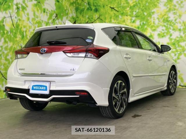 Toyota AURIS 2016-06 8754661-2