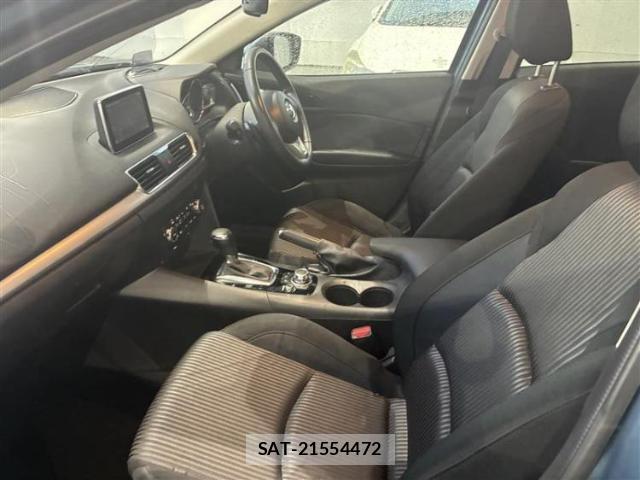 Mazda AXELA SPORT 2015-08 8754490-4