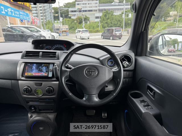 Toyota BB 2011-08 8753366-1