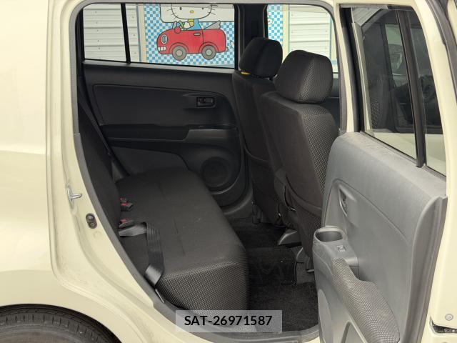 Toyota BB 2011-08 8753366-12