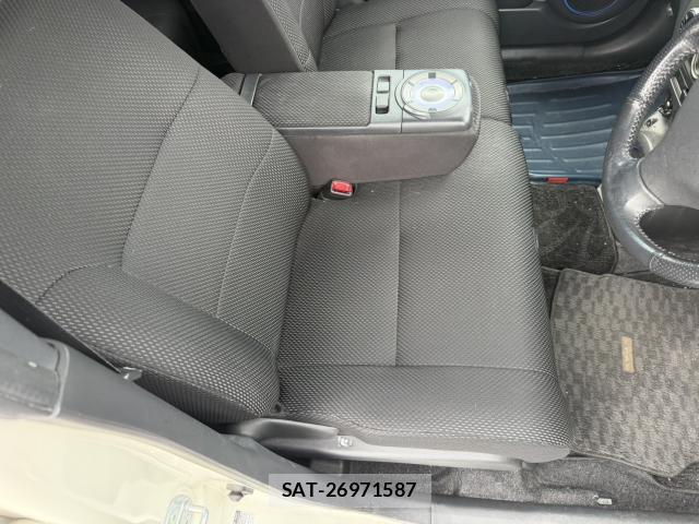 Toyota BB 2011-08 8753366-13