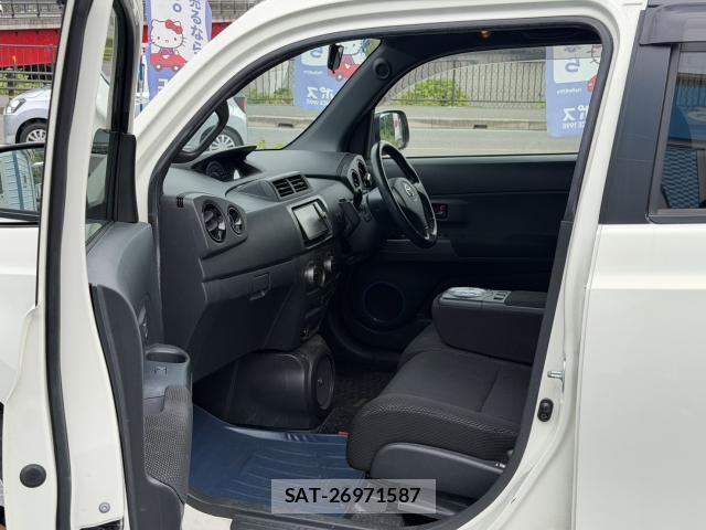 Toyota BB 2011-08 8753366-15