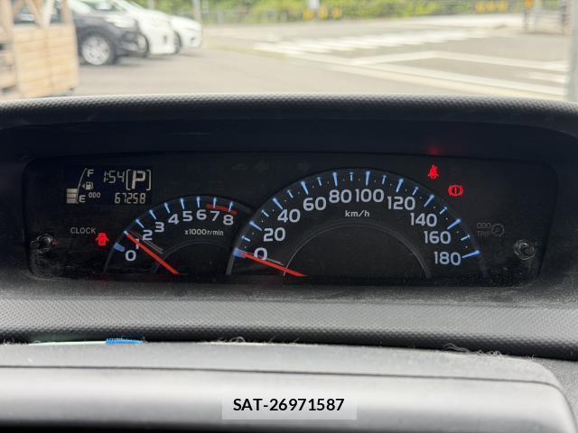 Toyota BB 2011-08 8753366-17